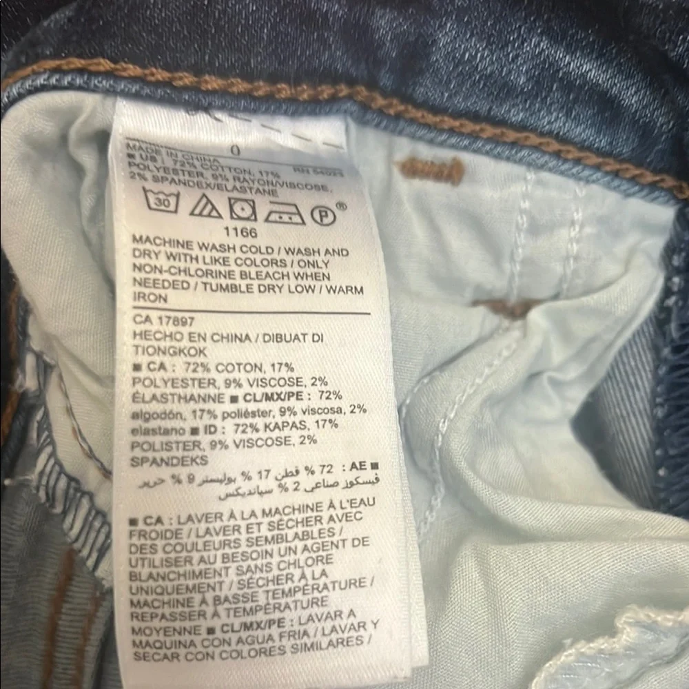 Old Navy Women's Blue Embroidered Jeans - Picture 6 of 6